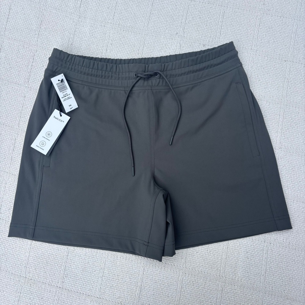 Women's Medium ARITZIA TnAction Slick Warm Up 5" Coal Gray Workout Hiking Shorts
